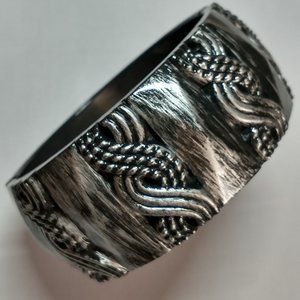 Bangle, black and gray